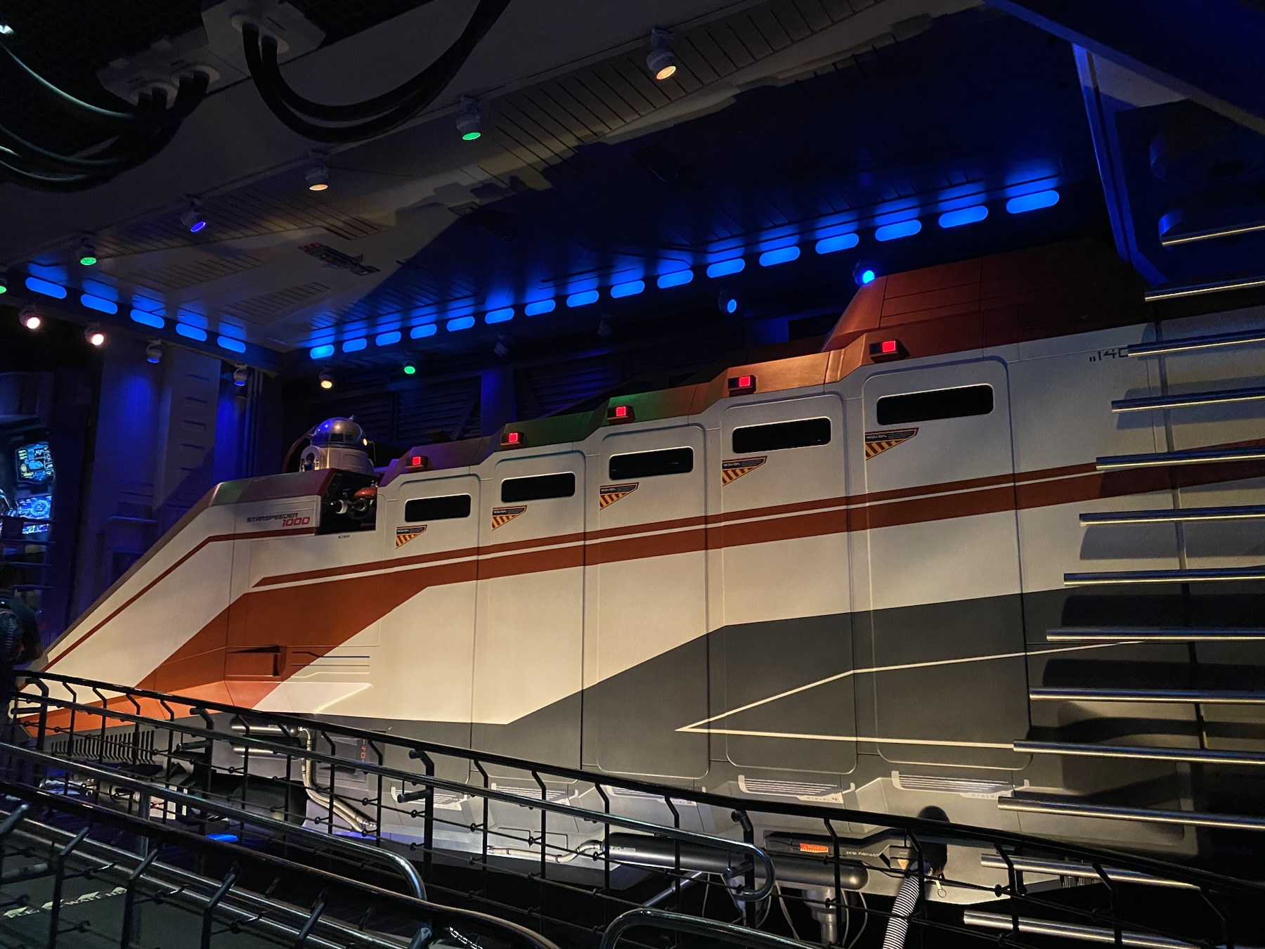 Star Tours: The Adventure Continues