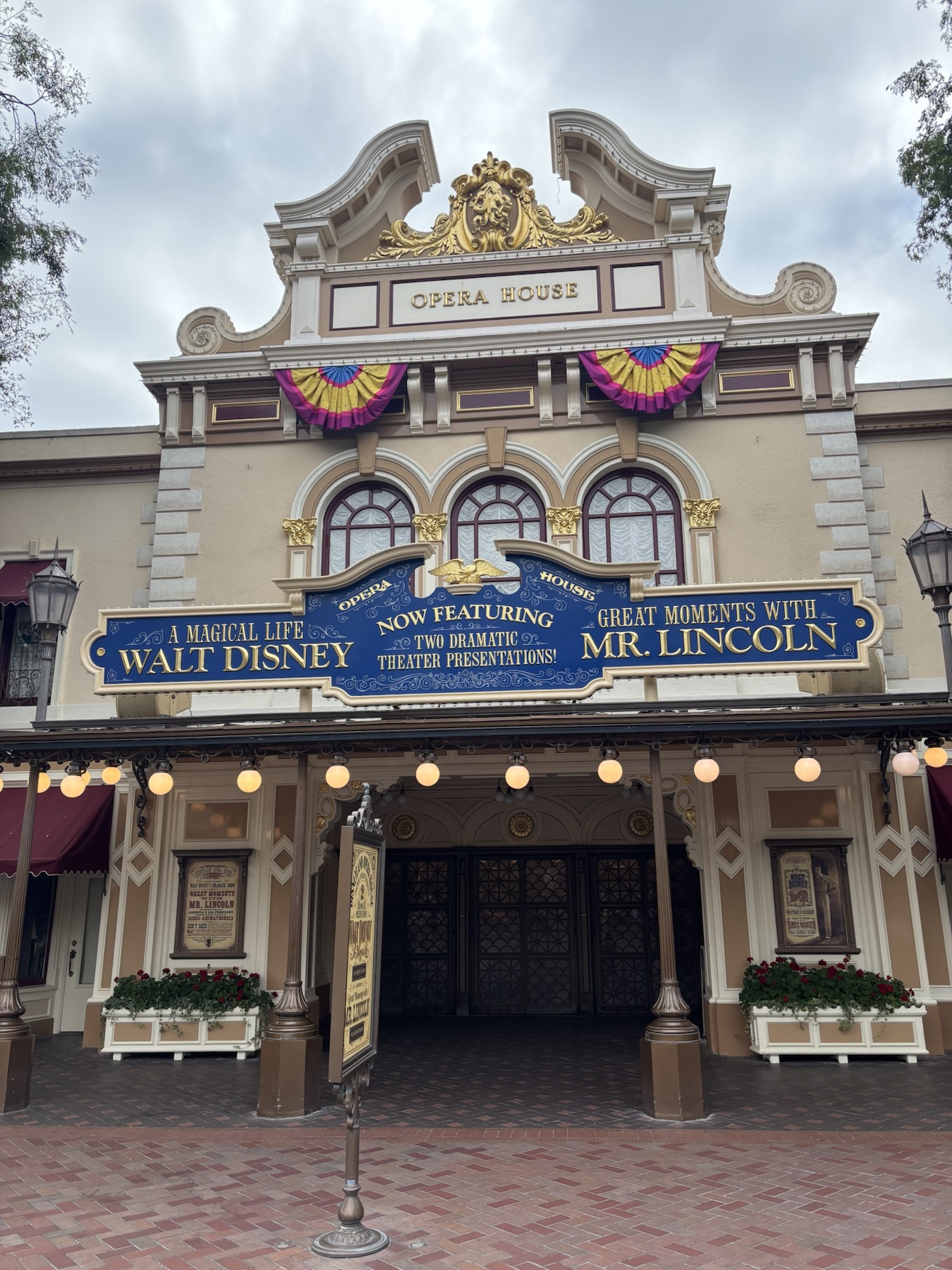 Disneyland Opera House, Main Street USA Disneyland