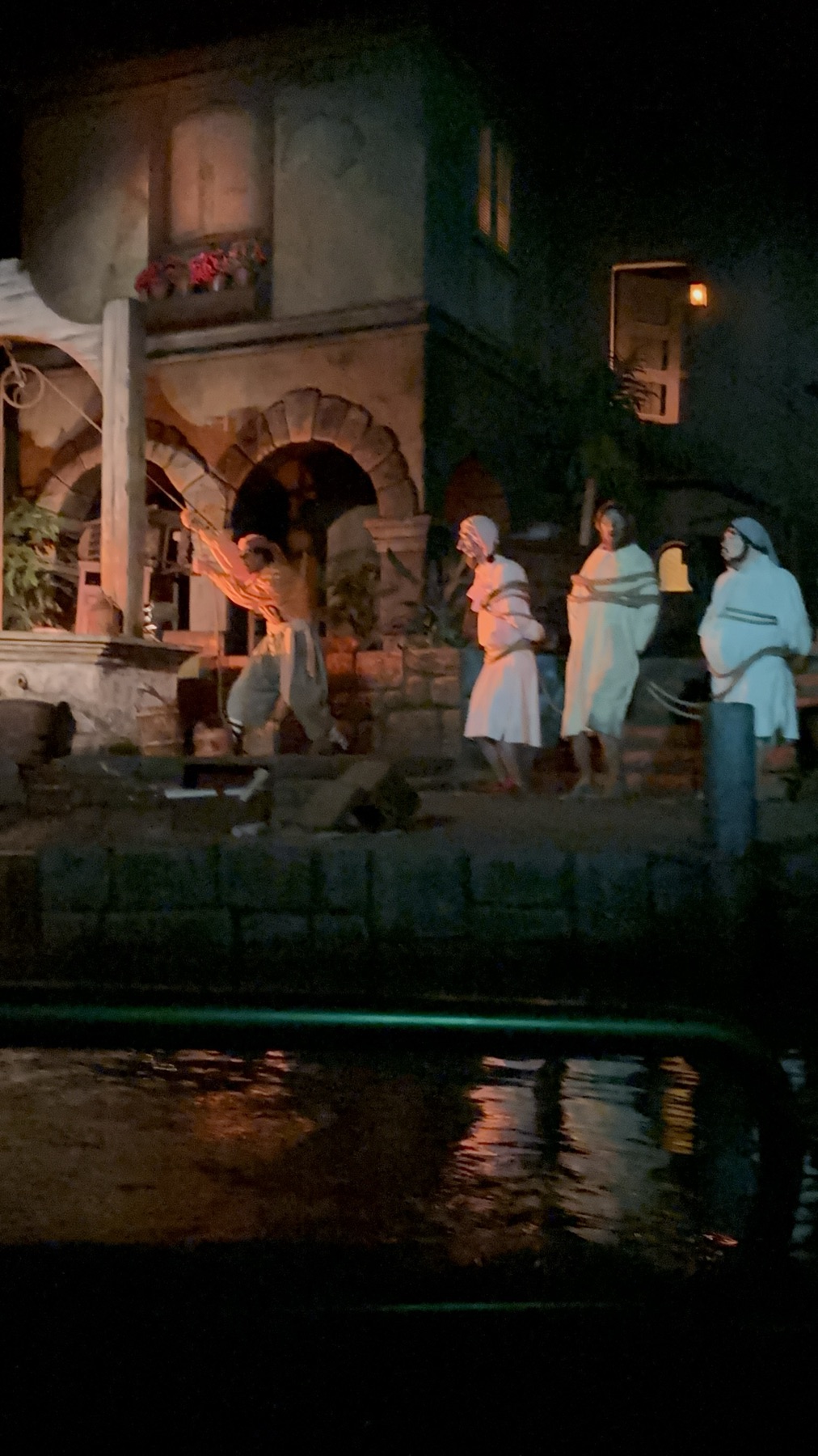 Pirates of the Caribbean, Disneyland