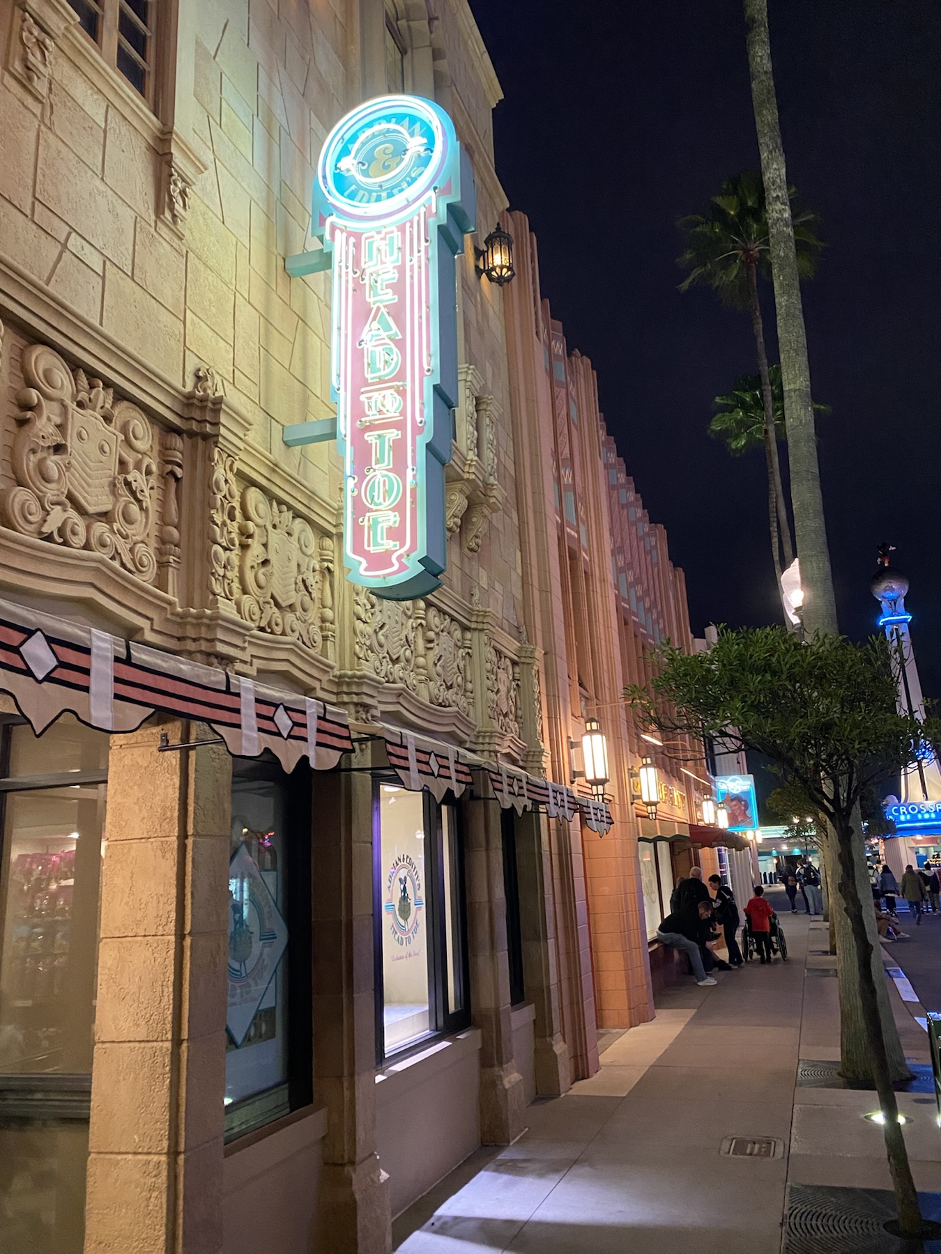 Adrian and Edith's Head to Toe on Sunset Blvd. at Disney's Hollywood Studios