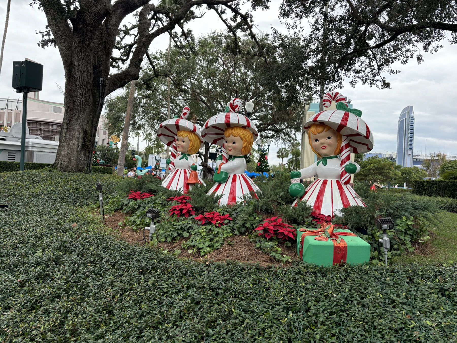 Retro Christmas Decor, Disney's Hollywood Studios