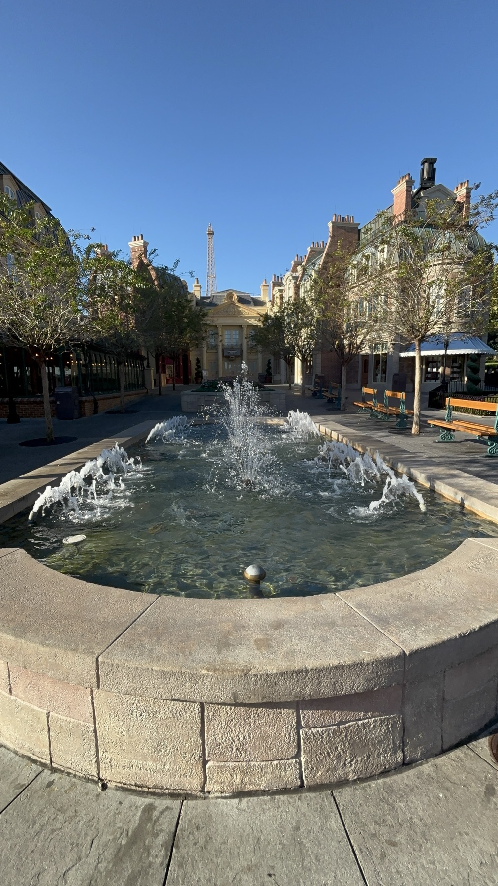 Fountain in France, EPCOT