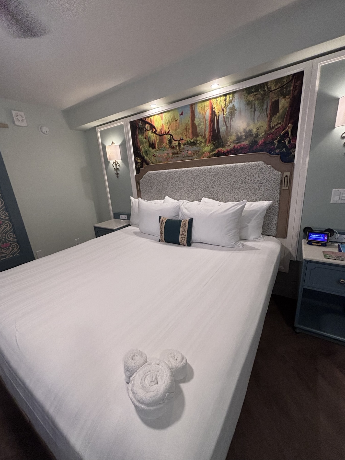 Standard King Size Room Port Orleans Riverside